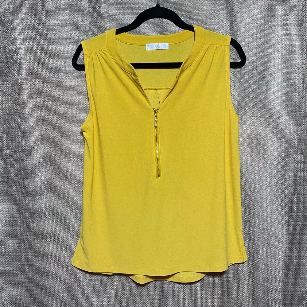 89th & Madison Top NWOT